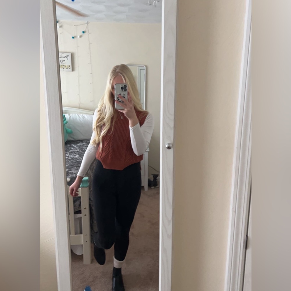 Meet your Posher, Gabi